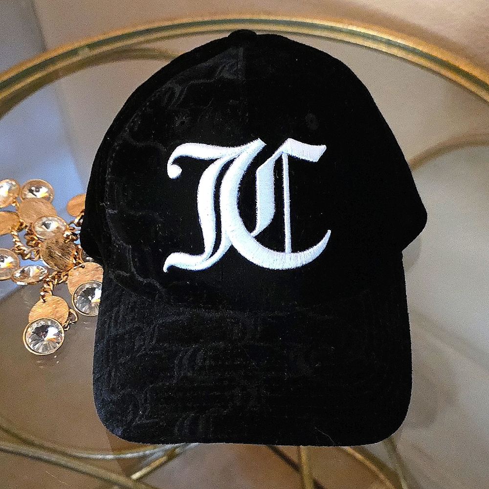 Black Juicy couture hat